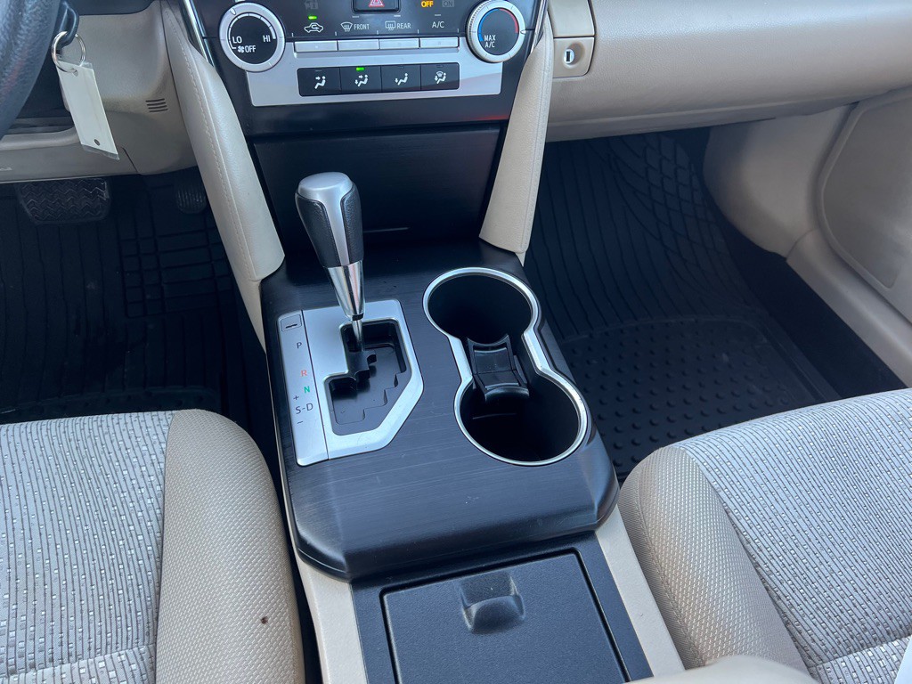 2012 Toyota Camry Image 20