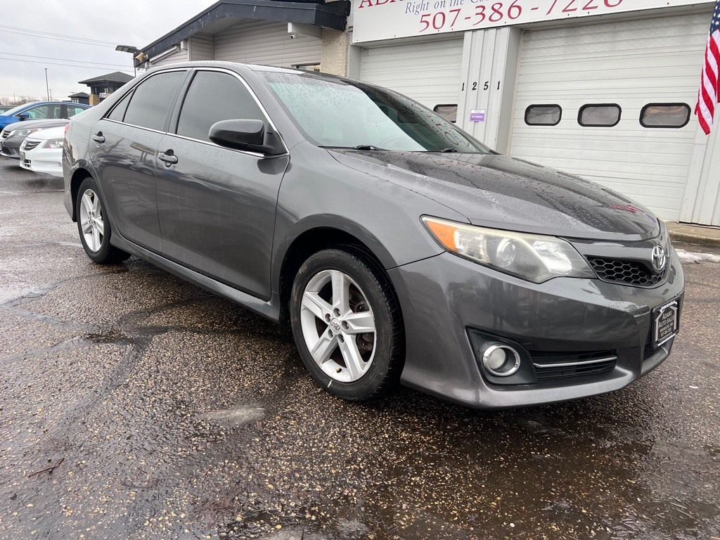 2014 Toyota Camry Image 1