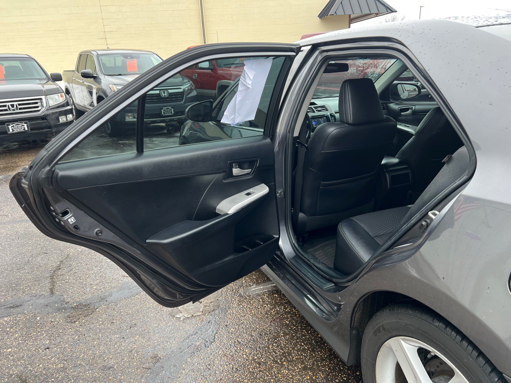 2014 Toyota Camry Image 7