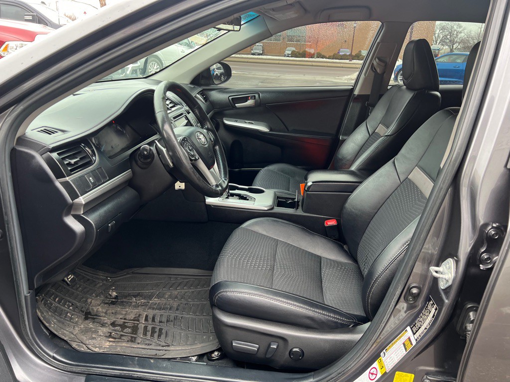 2014 Toyota Camry Image 14