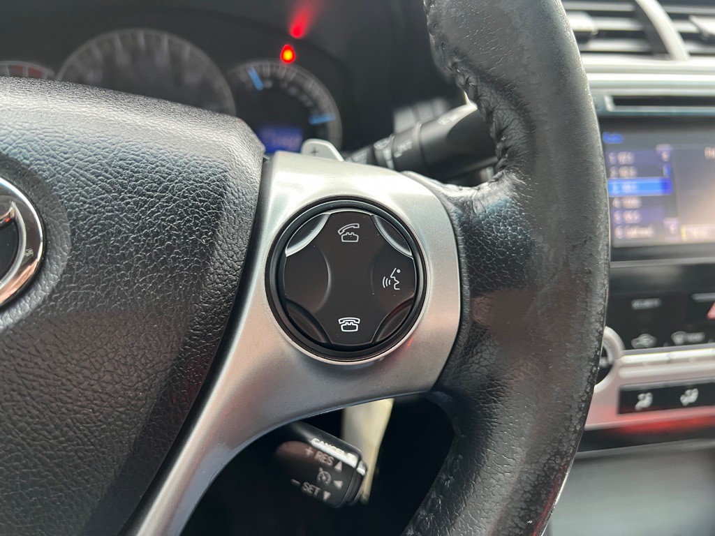 2014 Toyota Camry Image 18