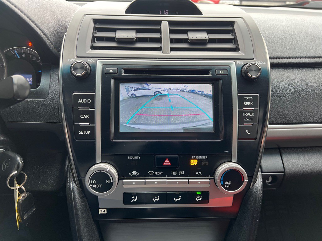 2014 Toyota Camry Image 20