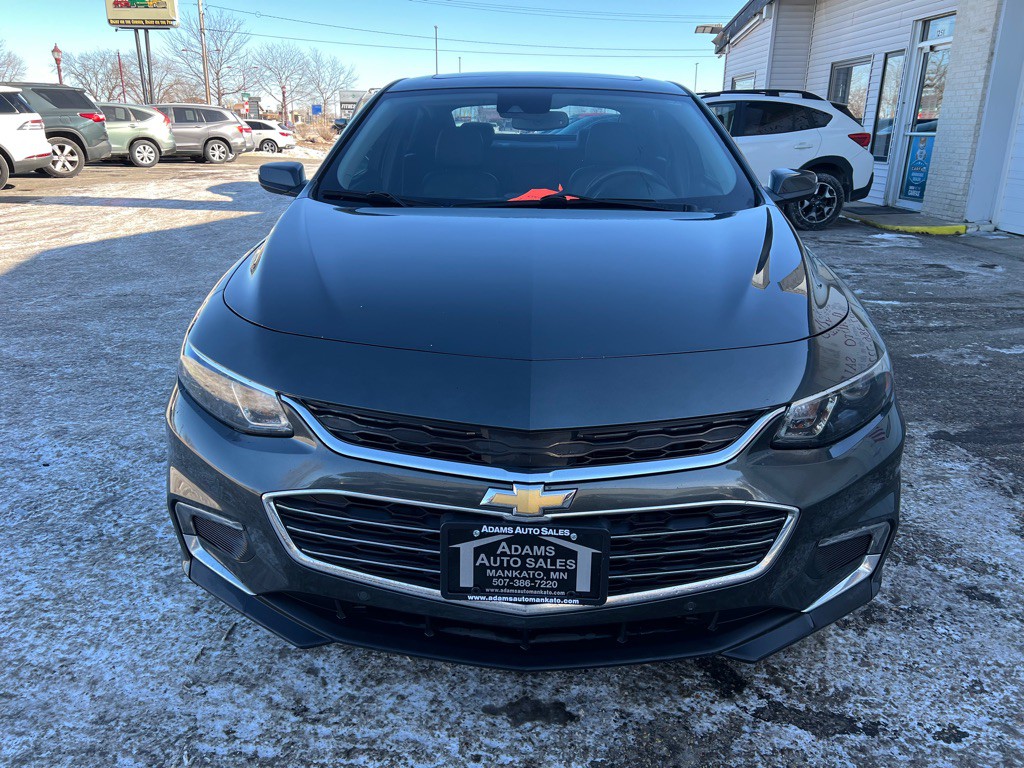 2017 Chevrolet Malibu Image 2