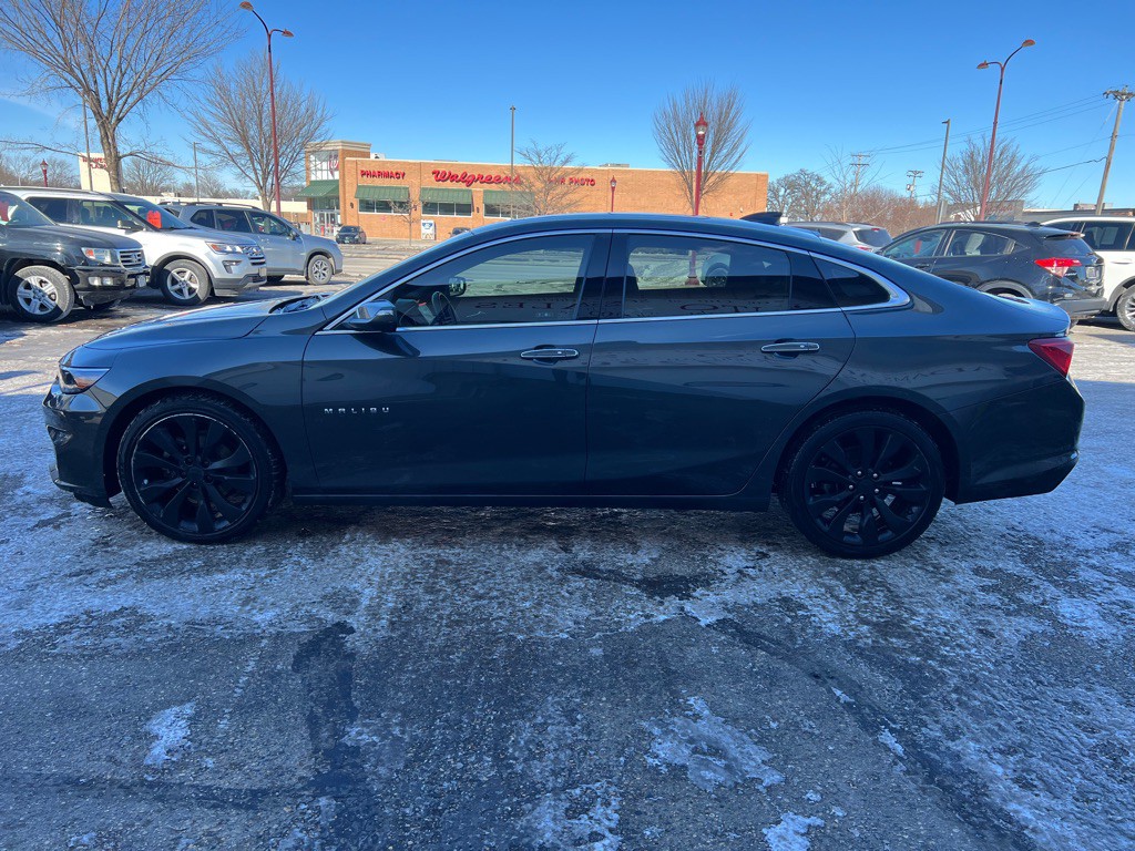 2017 Chevrolet Malibu Image 4