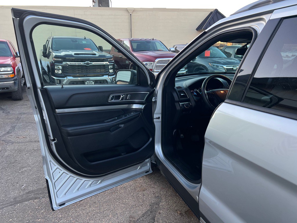 2019 Ford Explorer Image 16