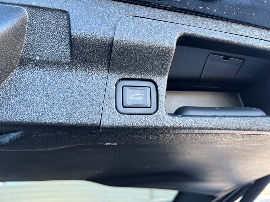 2023 GMC Acadia Image 9