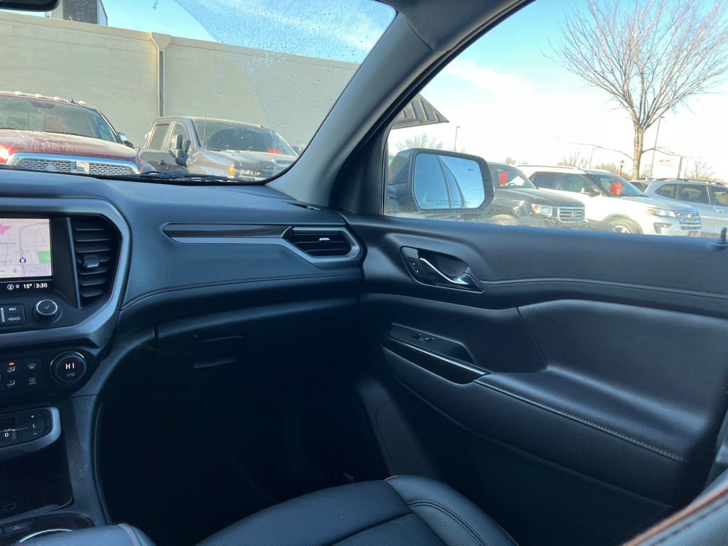 2023 GMC Acadia Image 13