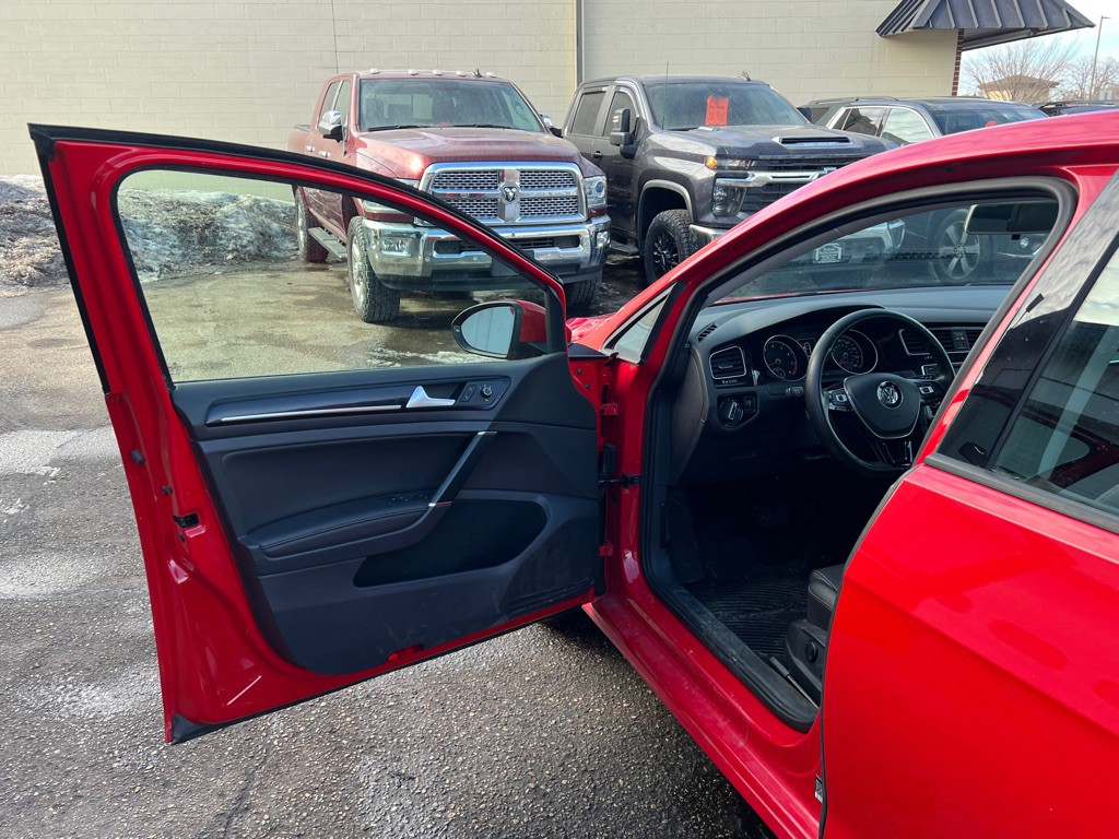 2015 Volkswagen Golf Image 14