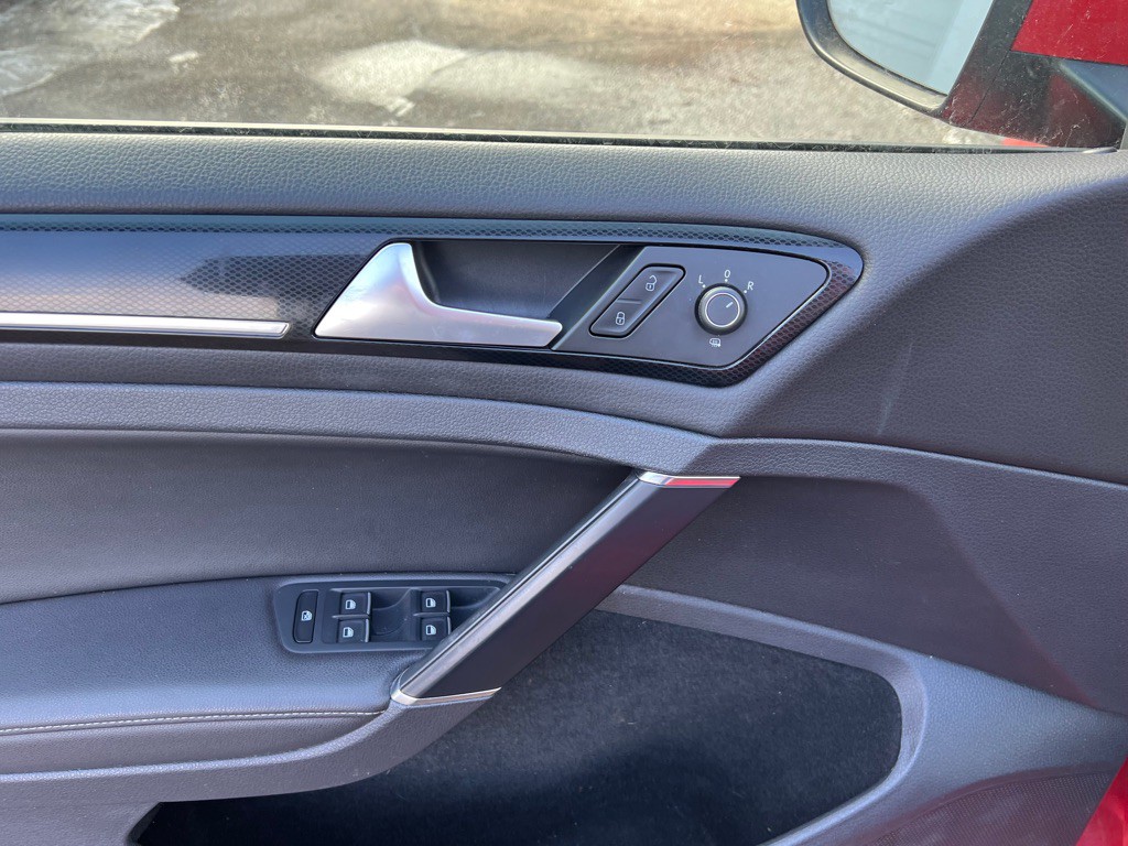 2015 Volkswagen Golf Image 15