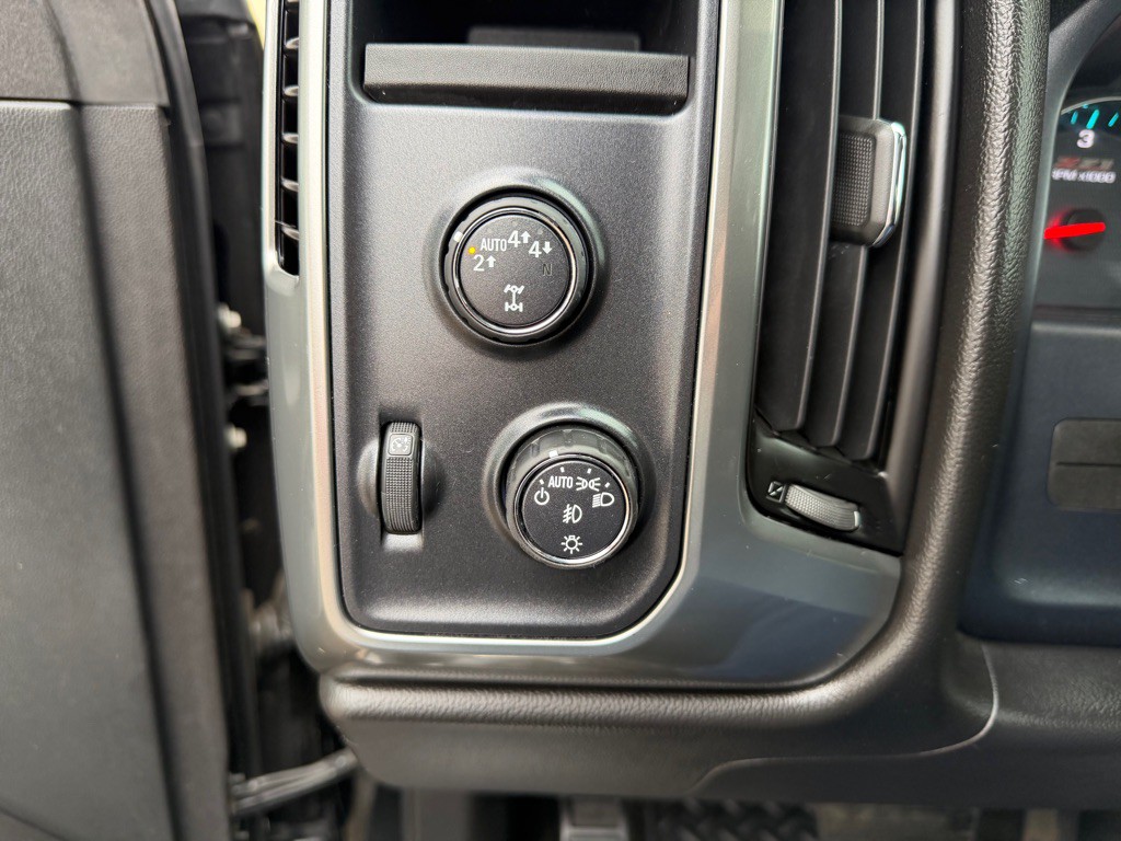 2018 Chevrolet Silverado 1500 Image 16