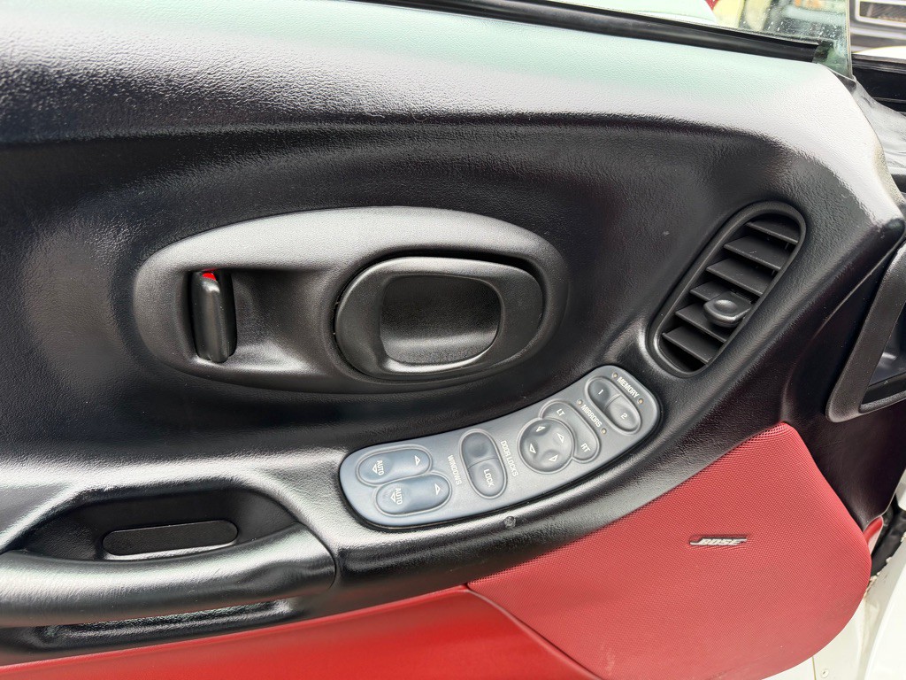 1998 Chevrolet Corvette Image 10