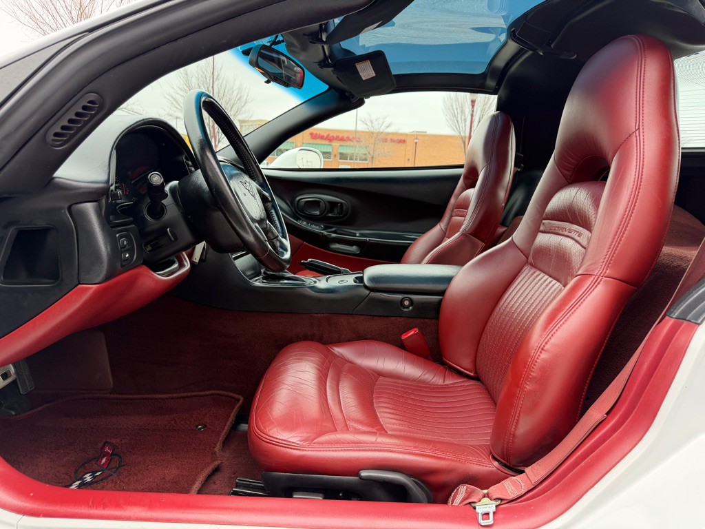 1998 Chevrolet Corvette Image 12