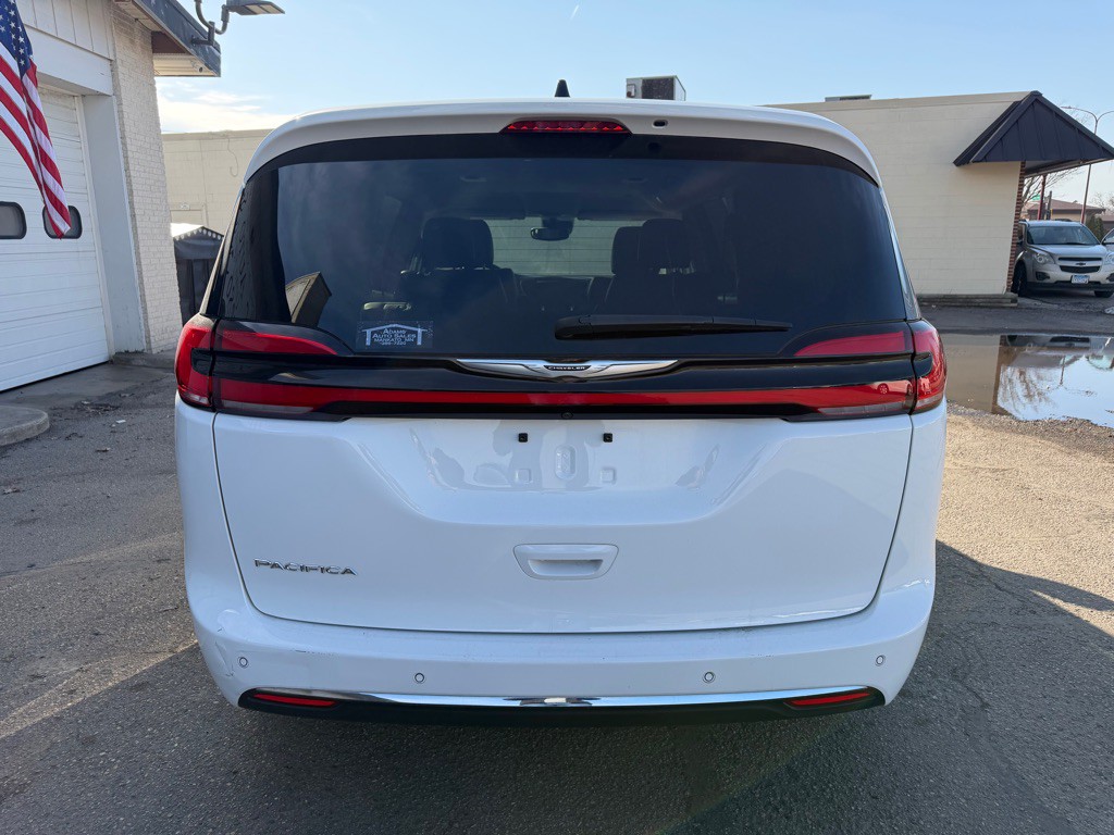 2023 Chrysler Pacifica Image 6