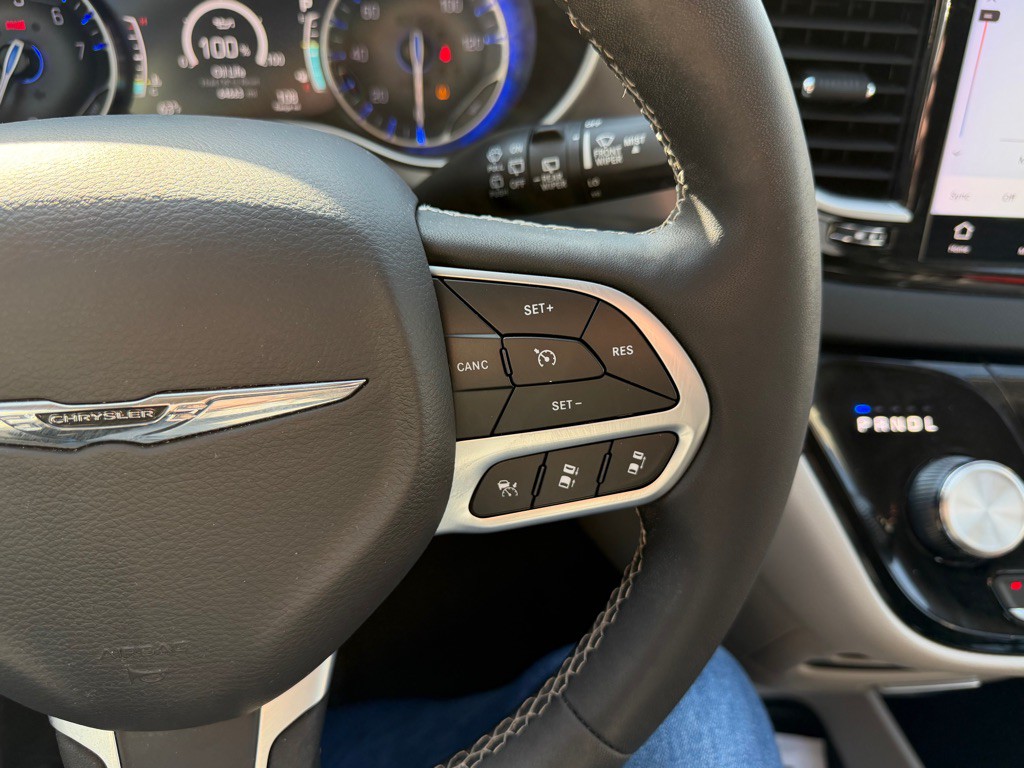 2023 Chrysler Pacifica Image 21