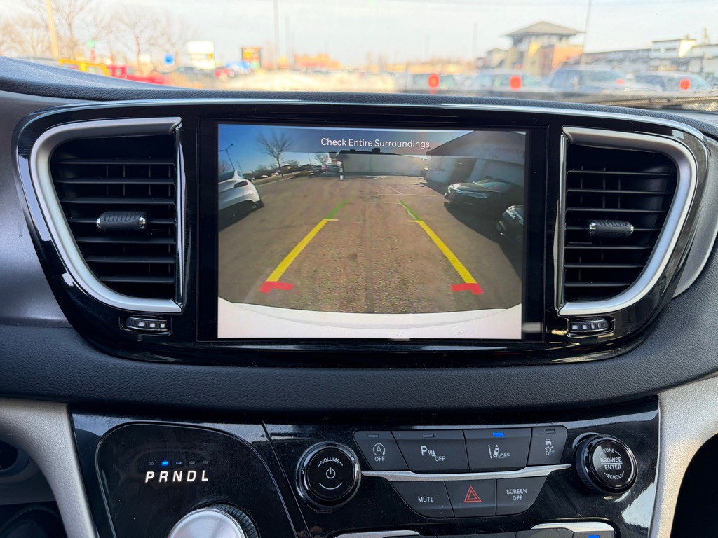 2023 Chrysler Pacifica Image 23