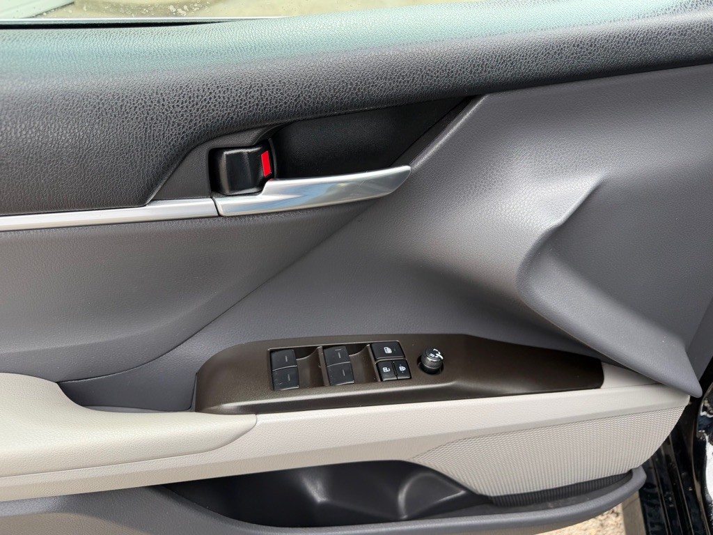 2023 Toyota Camry Image 13
