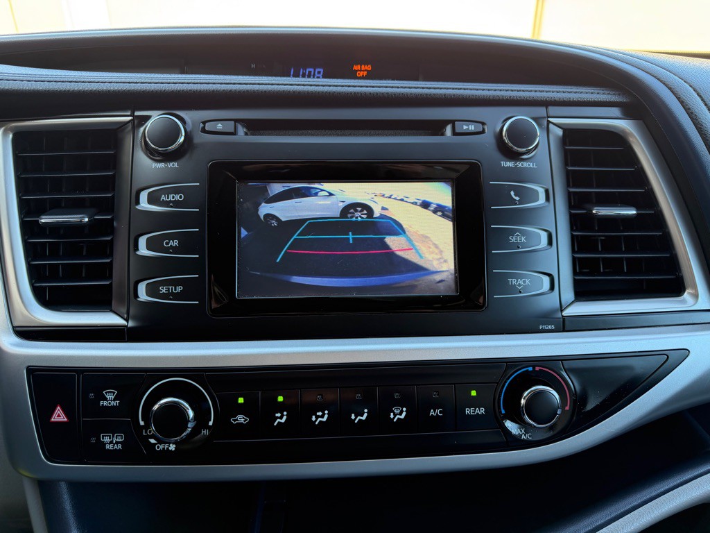 2016 Toyota Highlander Image 22