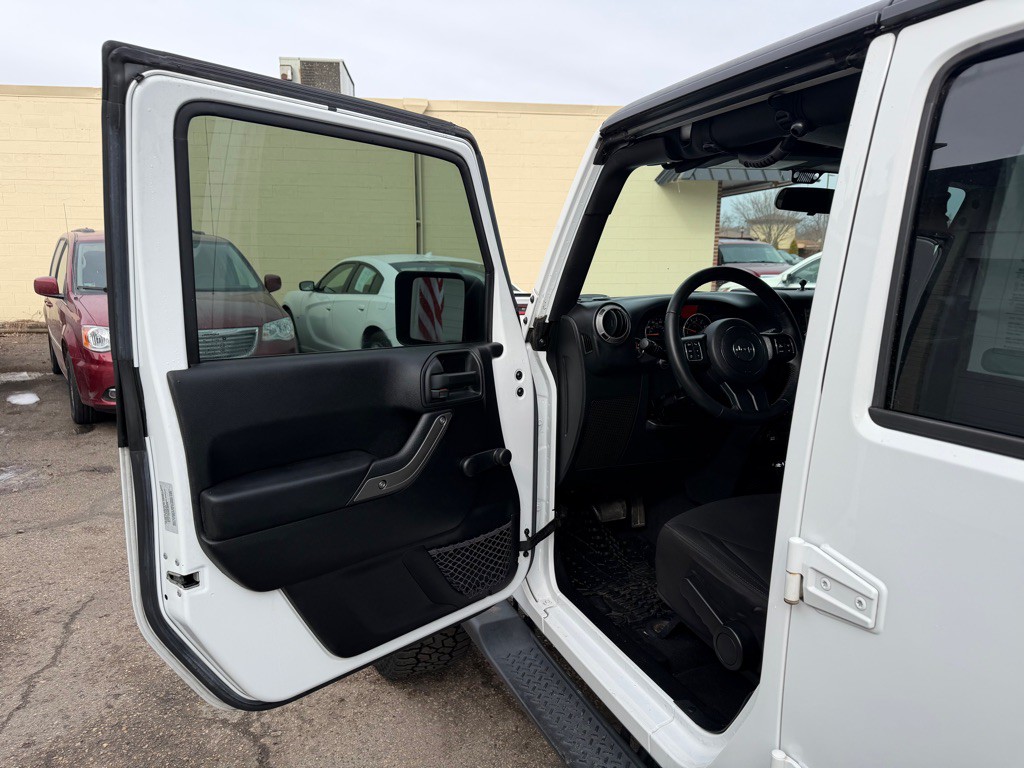 2016 Jeep Wrangler Unlimited Image 14