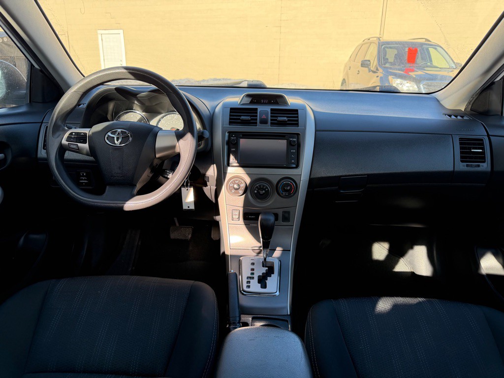 2013 Toyota Corolla Image 11