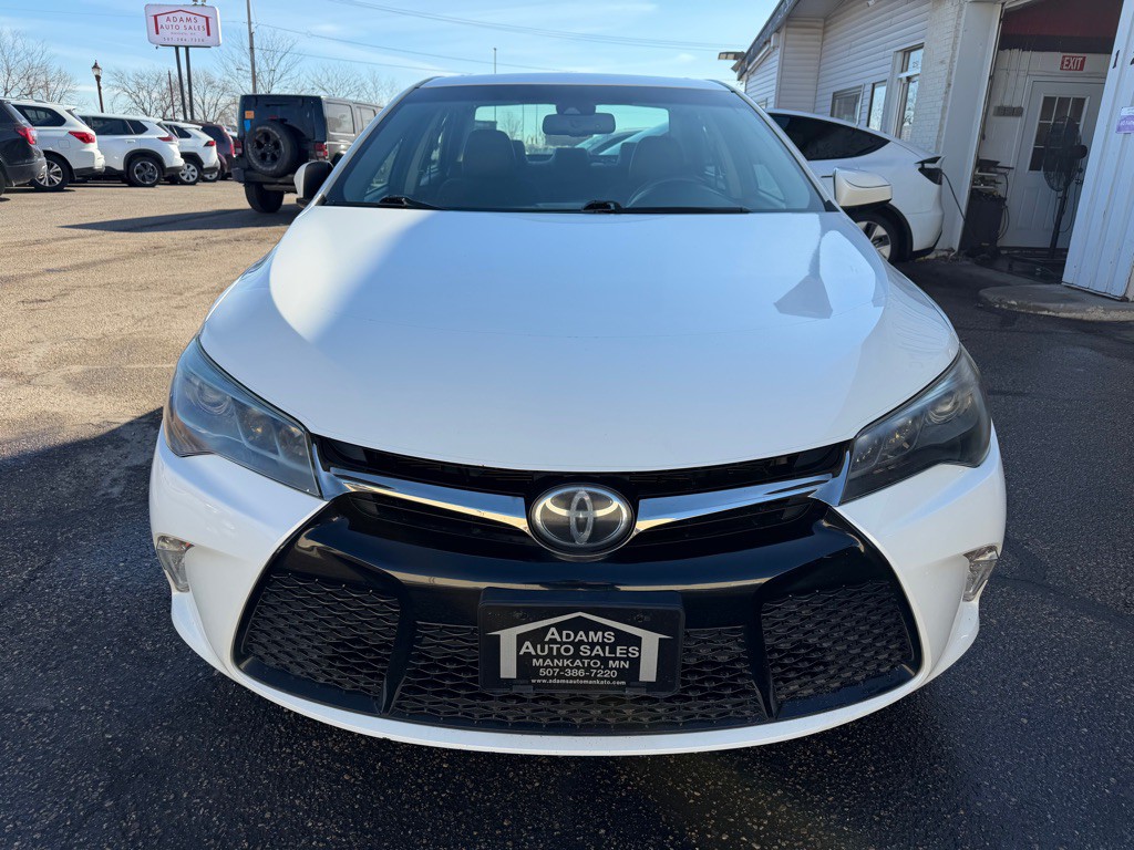 2017 Toyota Camry Image 3