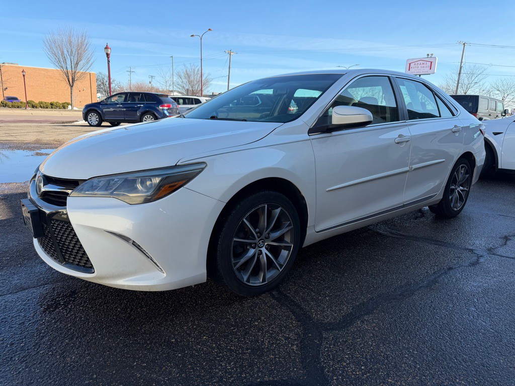 2017 Toyota Camry Image 4