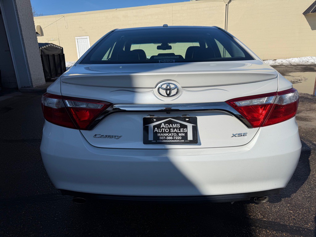 2017 Toyota Camry Image 6