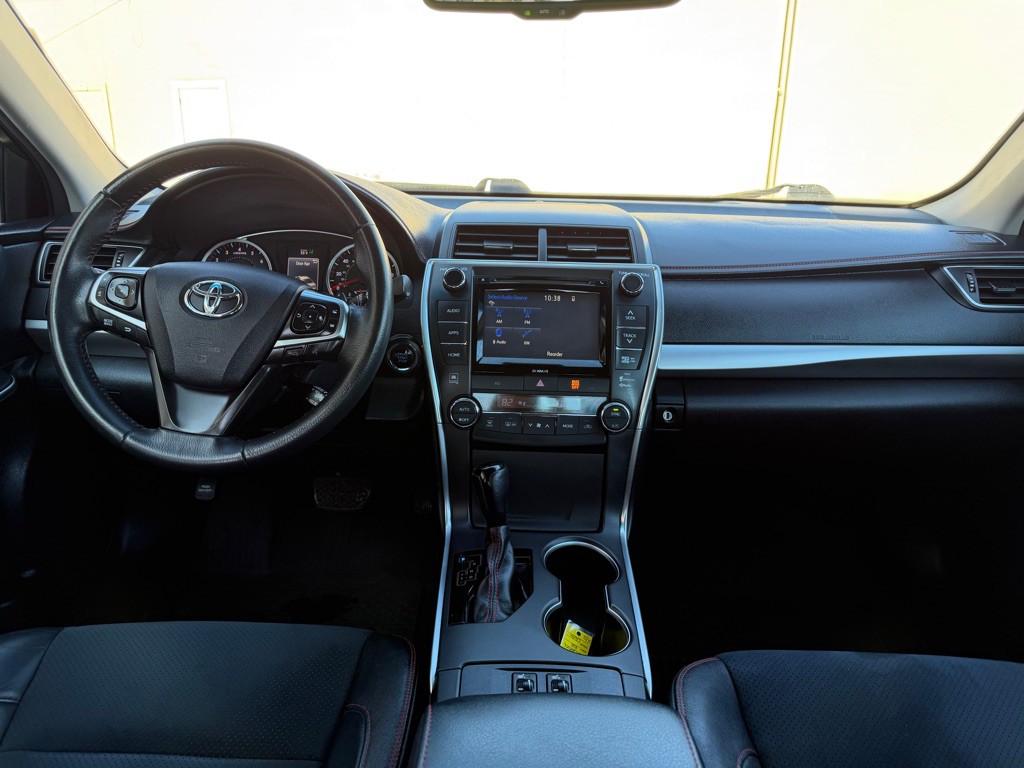 2017 Toyota Camry Image 11