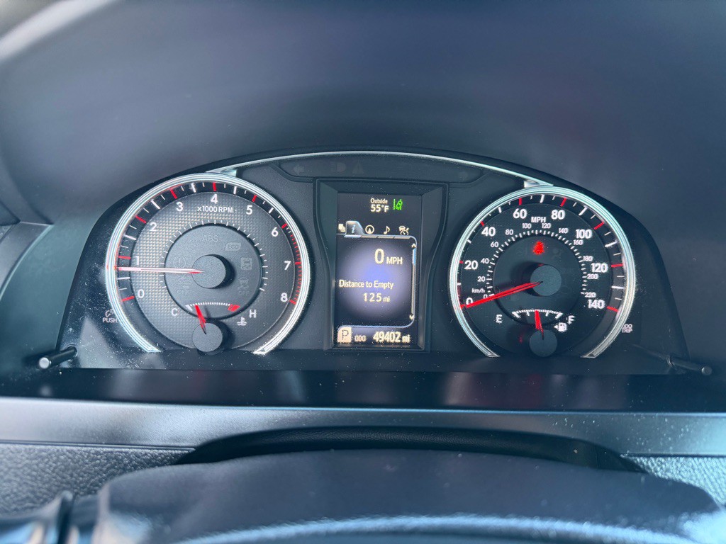2017 Toyota Camry Image 17