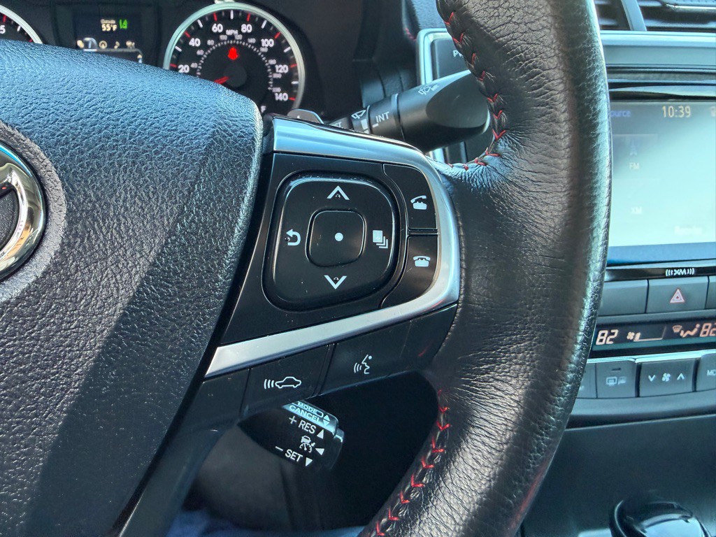 2017 Toyota Camry Image 19