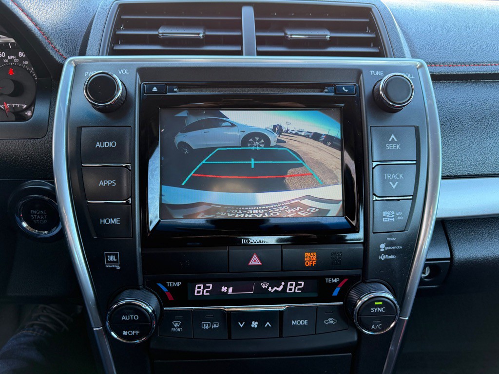 2017 Toyota Camry Image 20