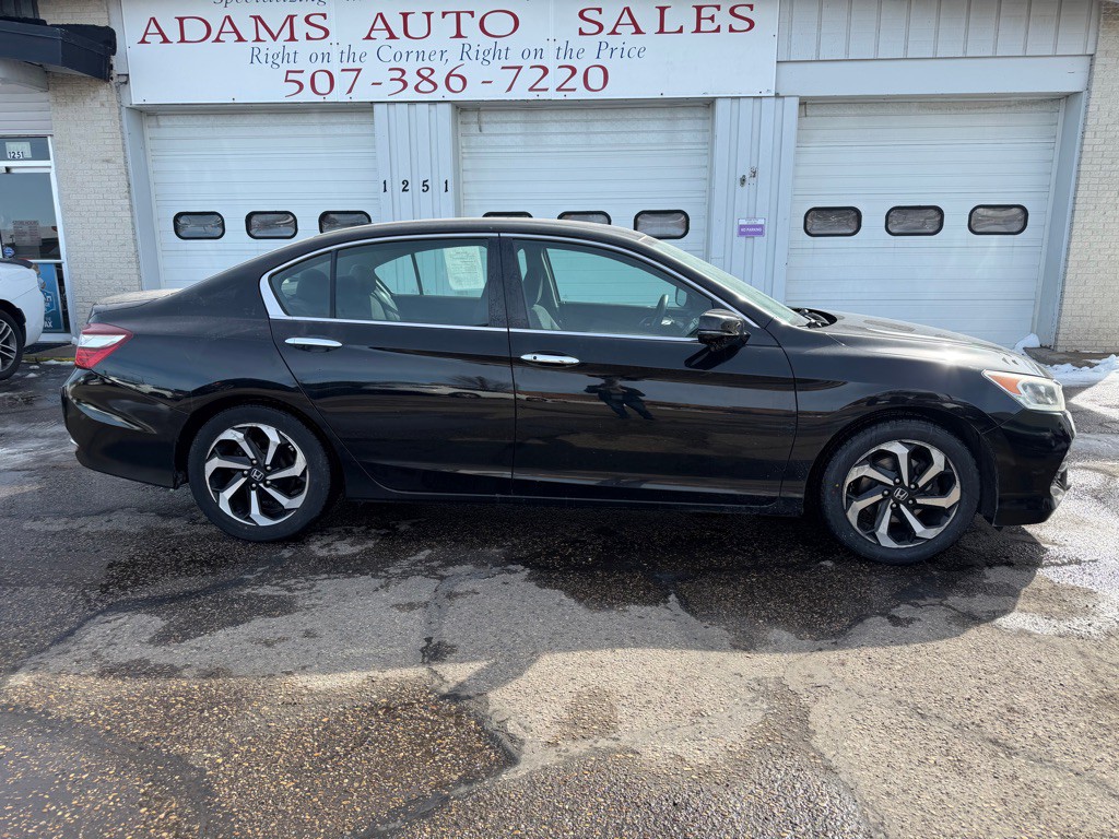 2017 Honda Accord Image 2