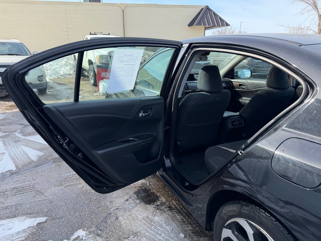 2017 Honda Accord Image 7