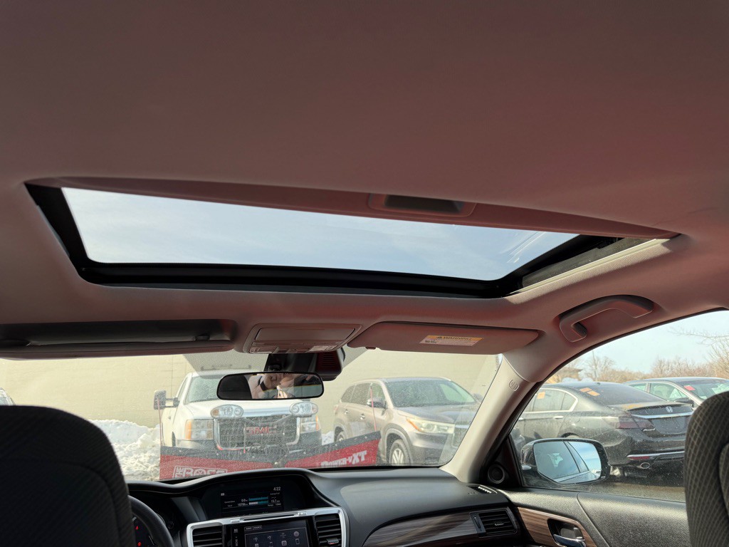 2017 Honda Accord Image 9