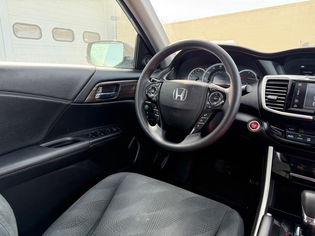 2017 Honda Accord Image 12