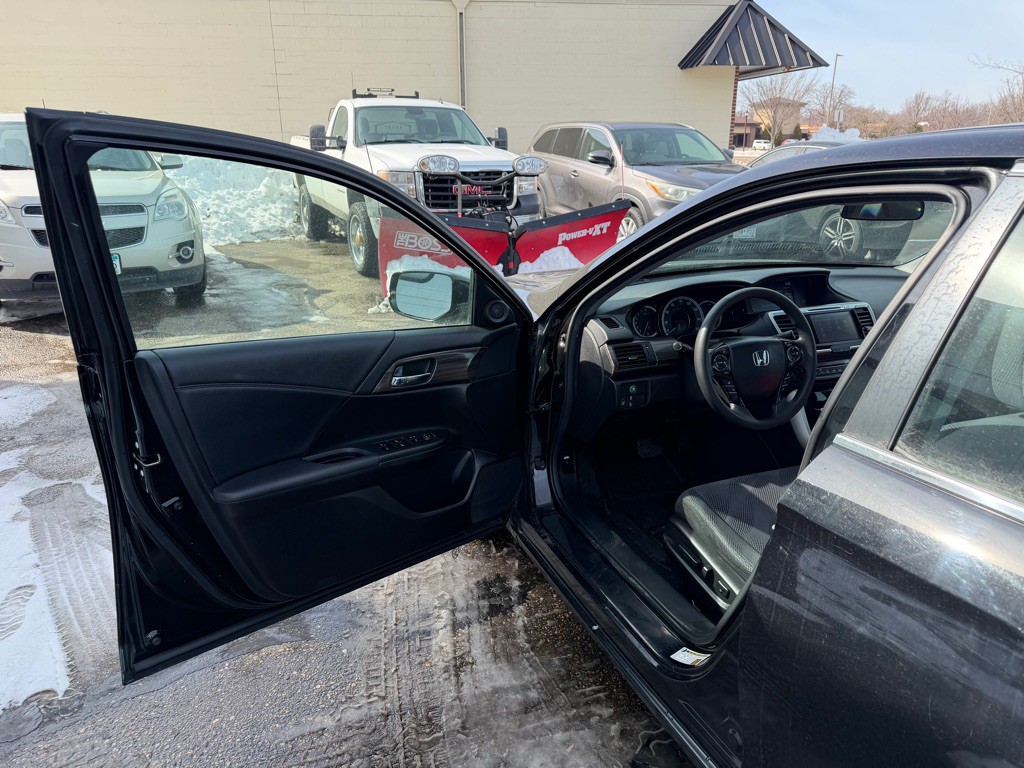 2017 Honda Accord Image 13