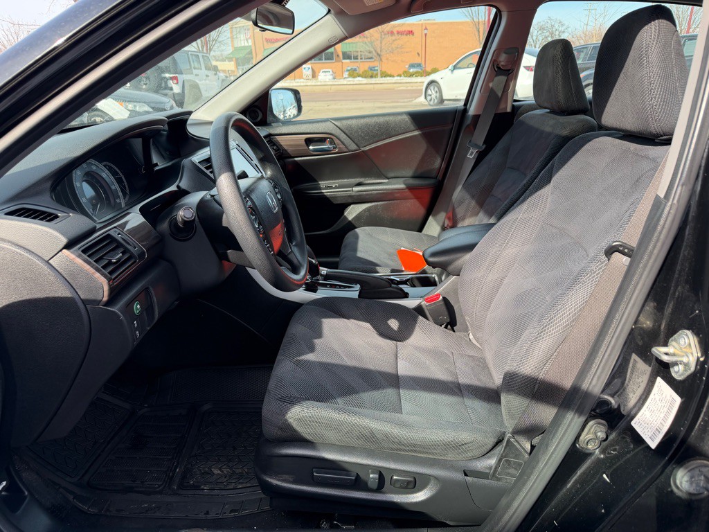 2017 Honda Accord Image 15