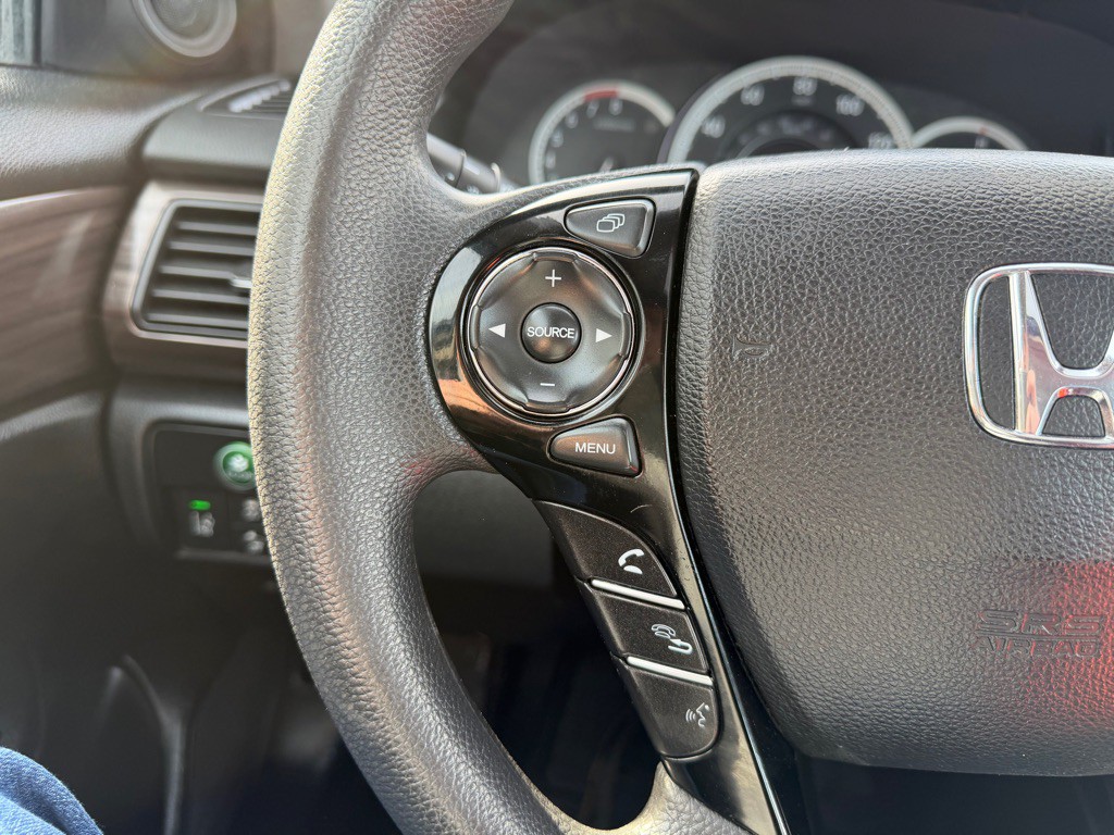 2017 Honda Accord Image 18