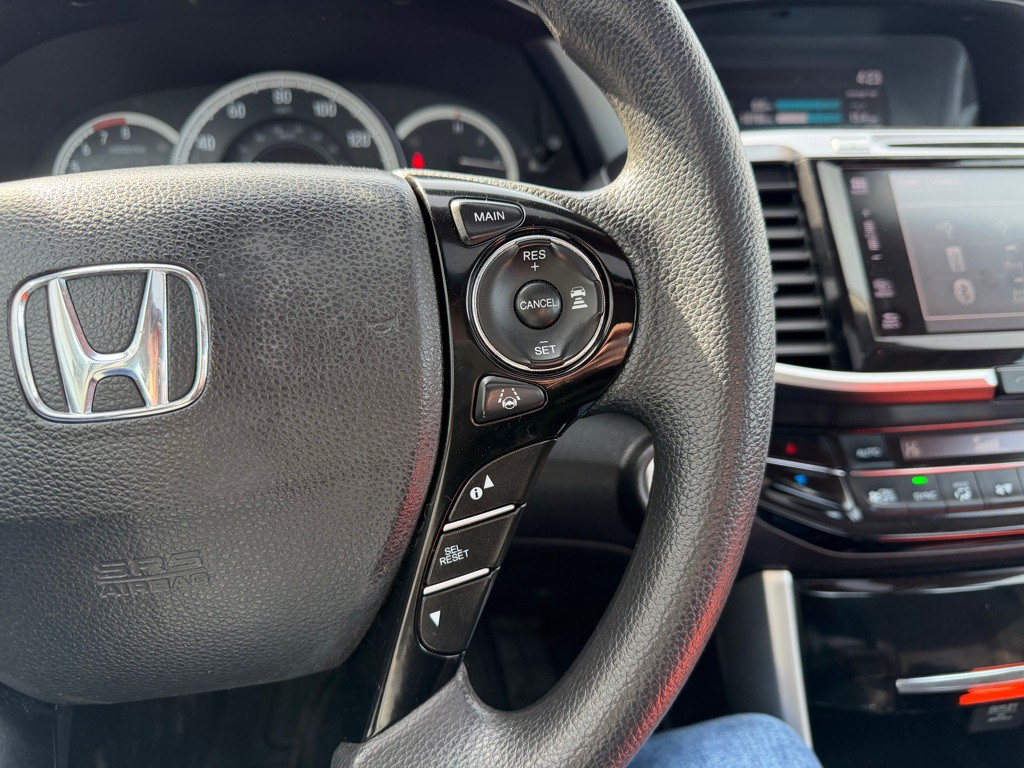 2017 Honda Accord Image 19