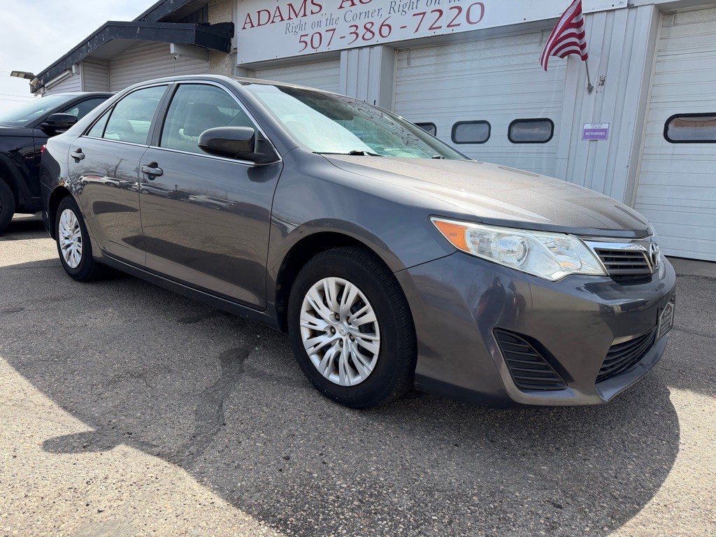 2014 Toyota Camry Image 1