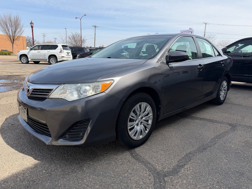 2014 Toyota Camry Image 4