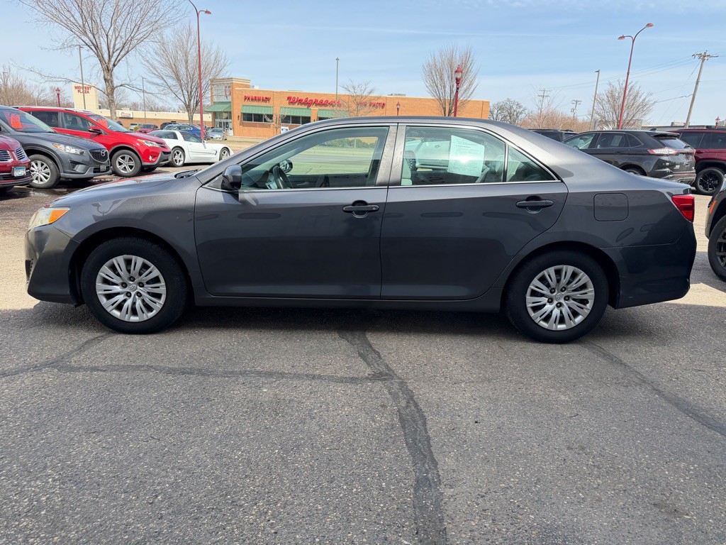 2014 Toyota Camry Image 5