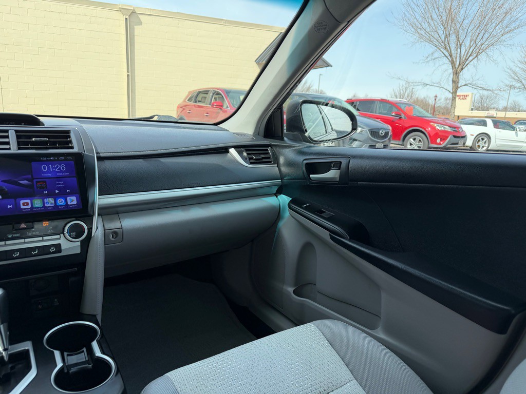 2014 Toyota Camry Image 9