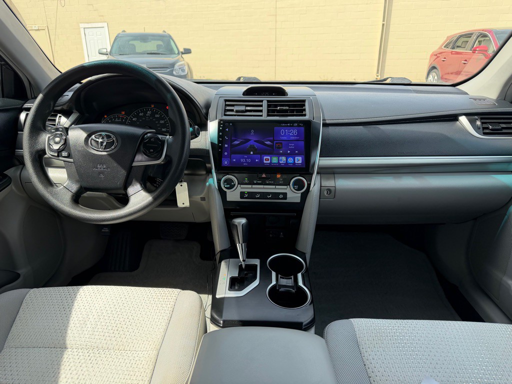 2014 Toyota Camry Image 10