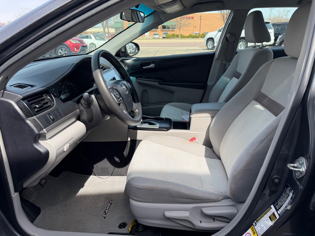 2014 Toyota Camry Image 14