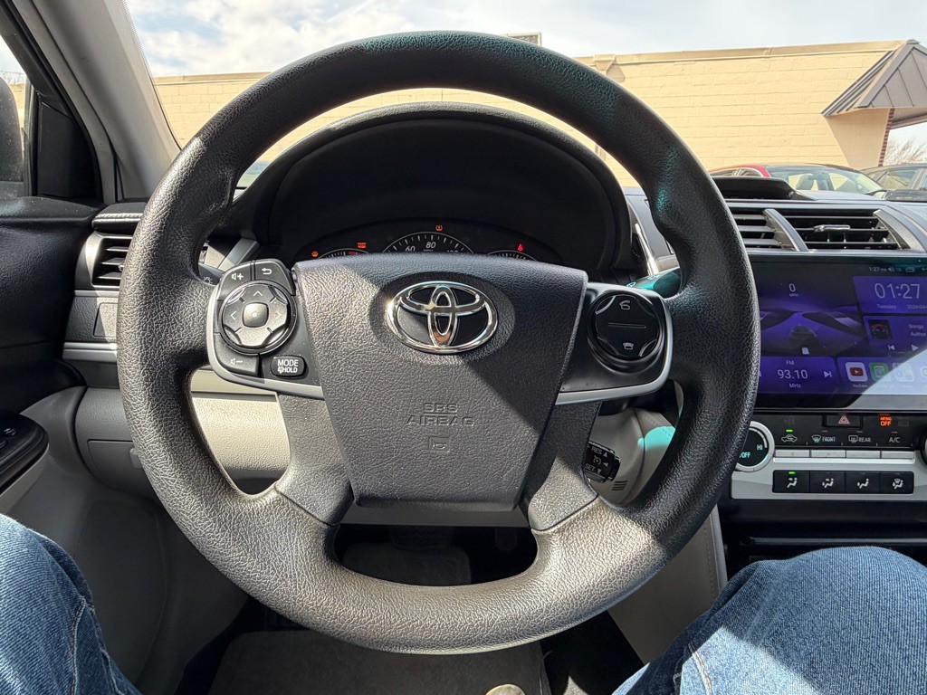 2014 Toyota Camry Image 15