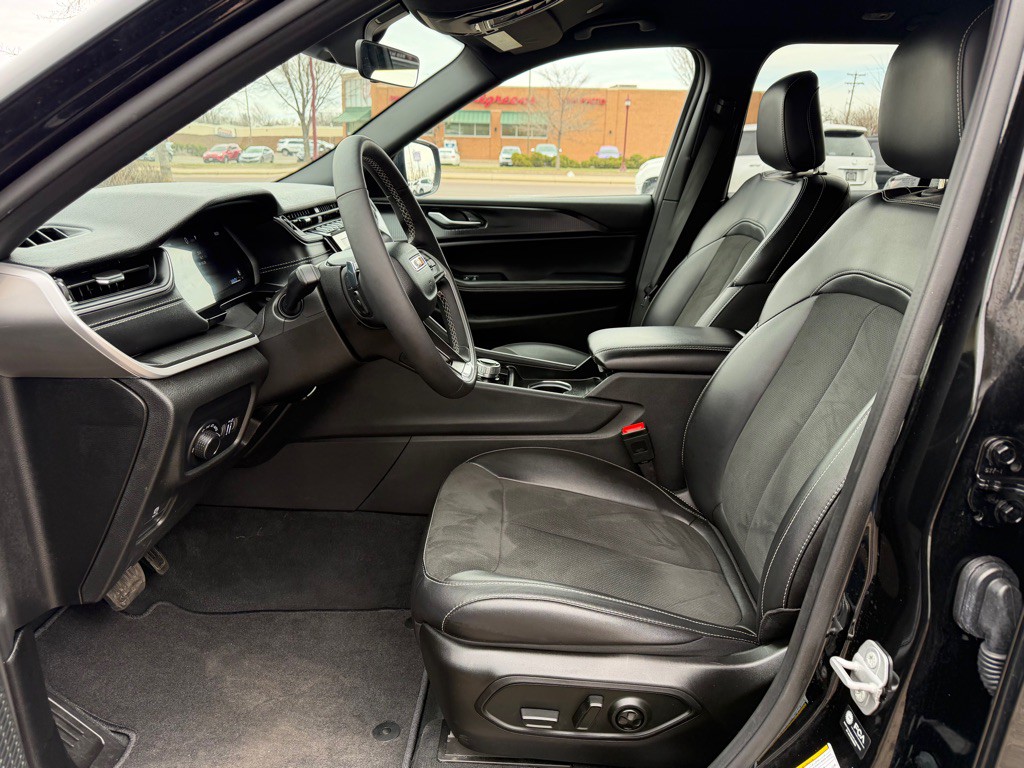 2025 Jeep Grand Cherokee Image 18