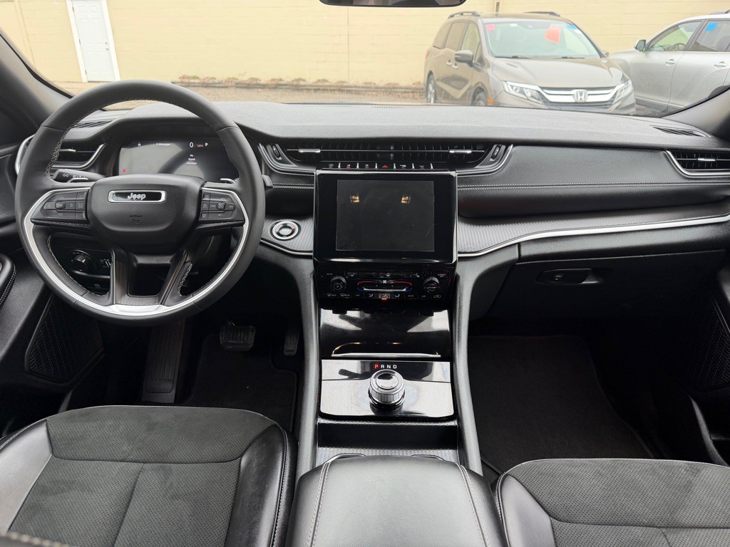 2025 Jeep Grand Cherokee Image 10