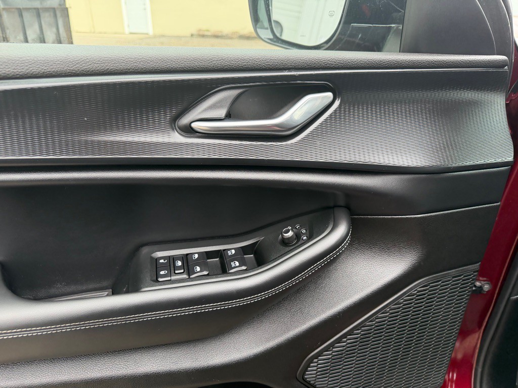 2025 Jeep Grand Cherokee Image 13