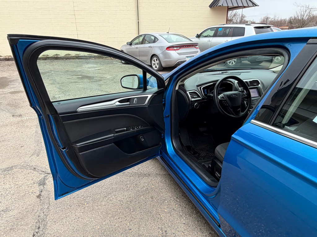 2019 Ford Fusion Image 12