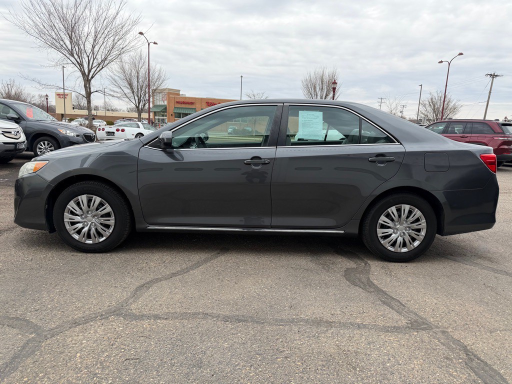 2012 Toyota Camry Image 5